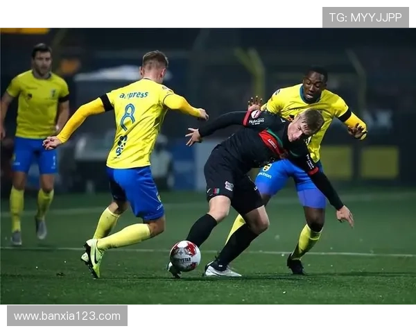 上海申花状态回暖，最近一场比赛成功上演惊心逆转，展现出强大竞争力。