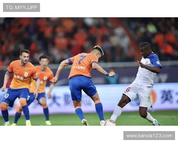 中超半程回顾:球队表现分化明显,争冠态势日趋激烈分析 中超半程回顾:球队表现分化明显,争冠态势日趋激烈分析