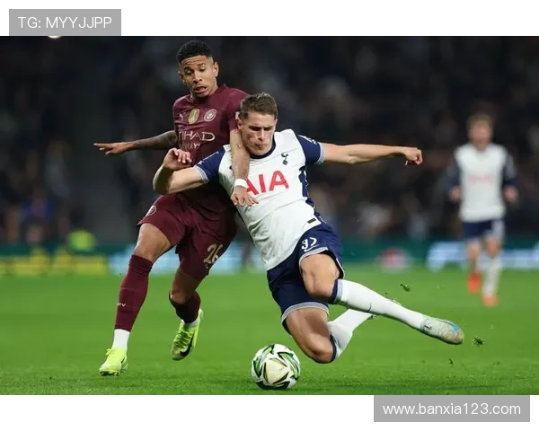 英超新星表现稳健，引领球队走向胜利备受关注