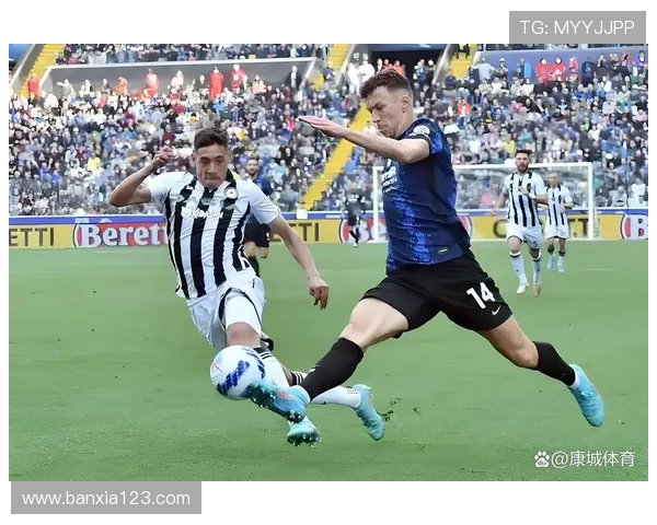 乌迪内斯锋线火力全开，球队状态回暖迎接对手防线挑战