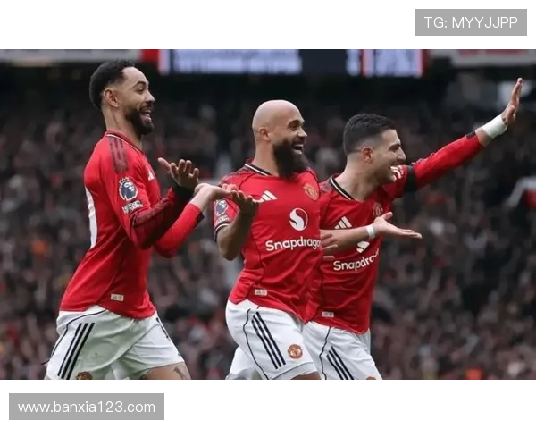 曼联防线结构问题：近期频繁失球体现整体协防体系面临考验