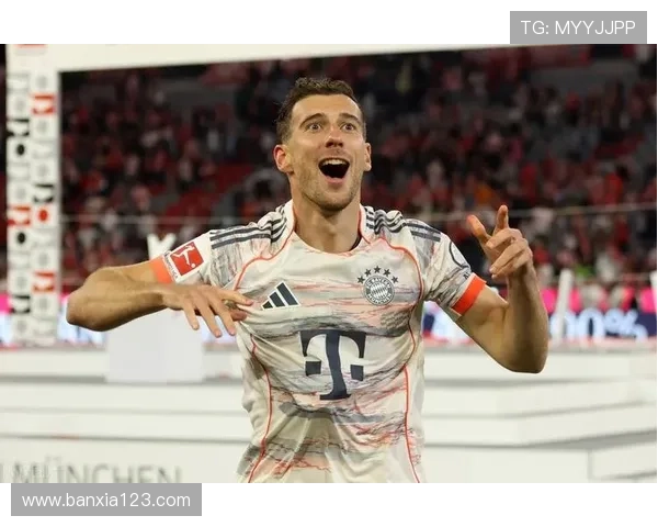 奥利塞与罗本内切技术对比:新一代继承者与经典边锋的差距分析 奥利塞与罗本内切技术对比:新一代继承者与经典边锋的差距分析